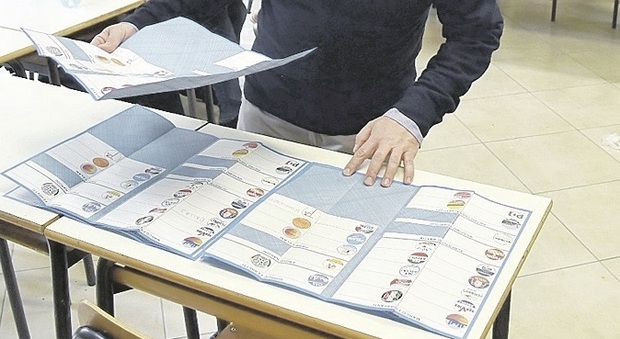 I sette candidati governatore delle Marche e i 500 aspiranti al Consiglio/ Le liste complete