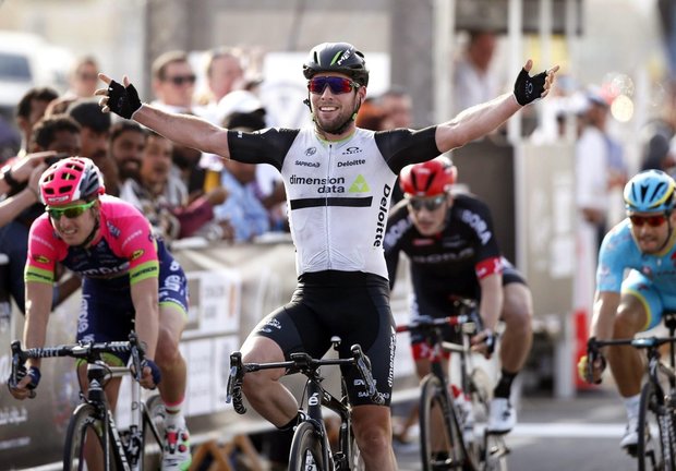 Cavendish-sprint: Mark è subito leader in Qatar. Modolo è secondo