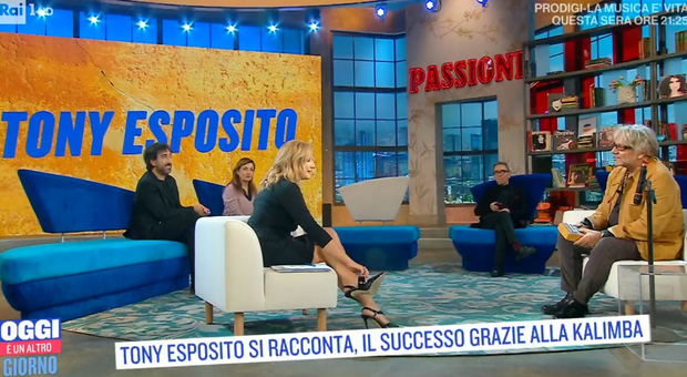 Tony Esposito ospite di “Oggi è un altro giorno” da Serena Bortone su RaiUno (Foto: da video)