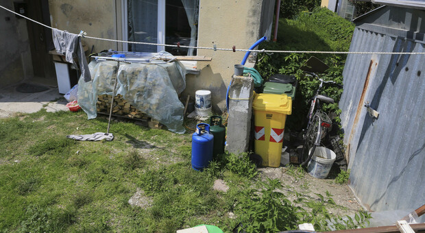 Esplode una bombola da campeggio usata per riscaldare l'acqua: ferita una coppia di Santa Lucia