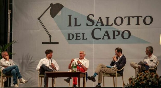 Un momento della presentazione del libro di Pier Ferdinando Casini a Gagliano del Capo
