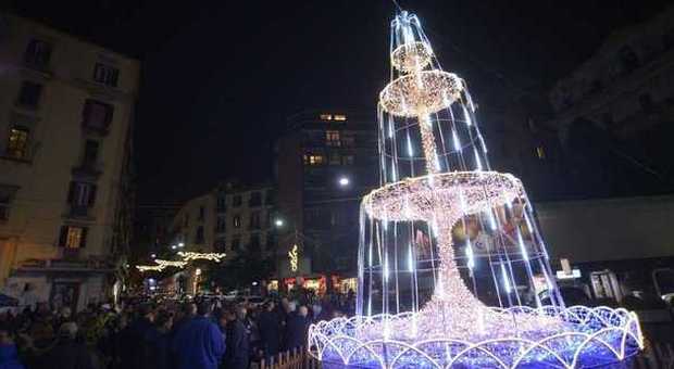 Napoli. Chiaia s'illumina per il Natale, i negozianti si autotassano | Fotogallery
