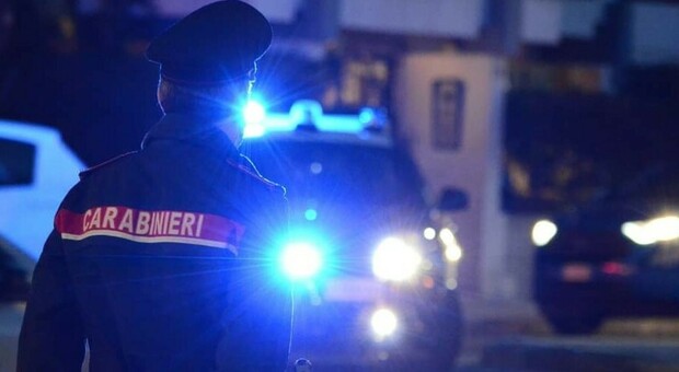 Operaio travolto da un'auto mentre torna a casa a piedi in via Garibaldi: ferito il 62enne. È caccia al pirata: non si è fermato a prestare soccorso