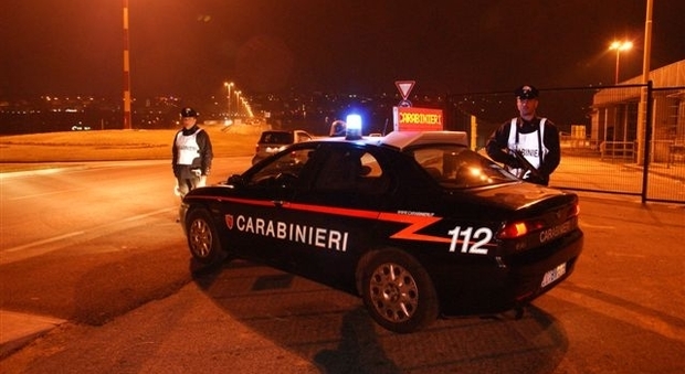 Roma, ubriaco a bordo di uno scooter rubato, 34enne si schianta contro un muro per fuggire ai controlli