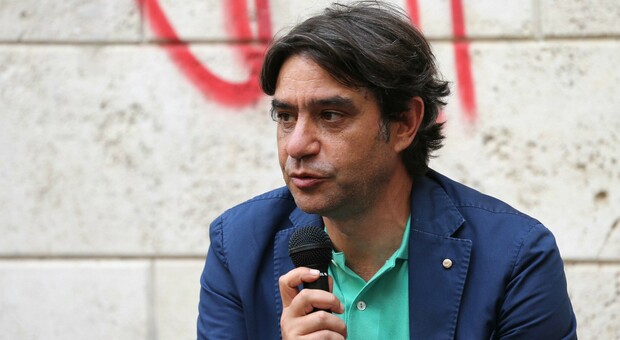 Pd, Leo Annunziata si dimette: era segretario dei dem in Campania dal 2019