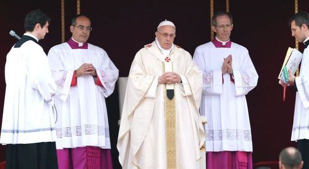 Papa Bergoglio durante la funzione