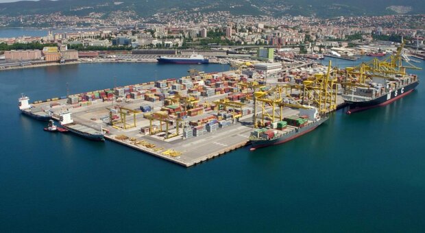 Nuova rotta navale, Tir dall'Egitto a Trieste in 60 ore