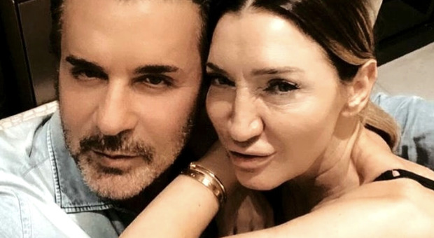 Elisabetta Franchi tradita dal compagno Alan. Lei si "vendica" su Instagram: «Non me lo voleva dire, l'ho fatto io»