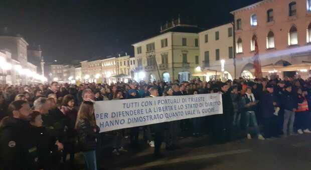 Manifestazione "no green pass" in Piazza Ferretto a Mestre