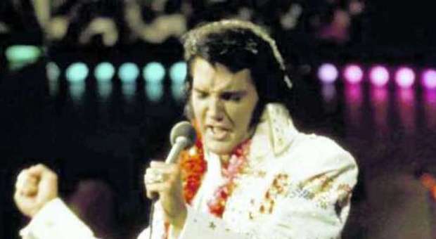 Elvis Presley, a 37 anni dalla morte ​vanno all'asta 72 oggetti appartenuti al mito