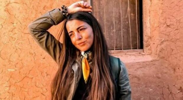 Alessia Piperno è in carcere a Teheran. Gli ultimi post: «La gente ha paura». Gli amici chiedono silenzio