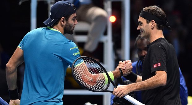 Atp Finals, Berrettini cede a Federer e promette: «Arriverò a battere campioni così»