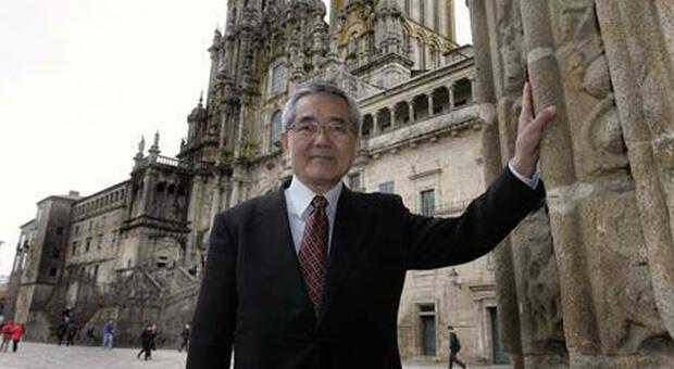 Morto Eiichi Negishi, premio Nobel per la chimica: fu premiato per gli studi sul palladio