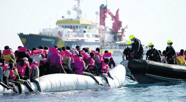 Migranti, piano italiano per la Tunisia: fondi americani per bloccare gli sbarchi