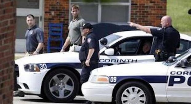 Usa, spara contro gli agenti in borghese: uomo ucciso dalla polizia a Baltimora