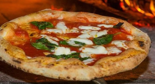 Pesaro, allarme smog: multate due pizzerie per i forni a legna