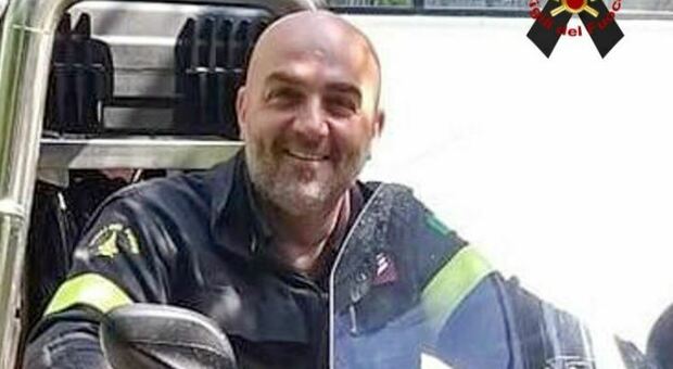 Covid, muore a 46 anni vigile del fuoco di Napoli: «Ha perso la battaglia più dura»