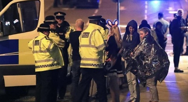 Il mondo dello sport si stringe attorno alle vittime dell'attentato di Manchester