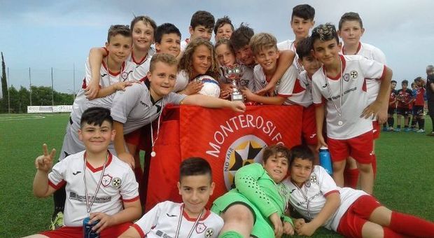 Il pallone al femminile al Monterosi è di casa: unificata la scuola calcio fino a 14 anni