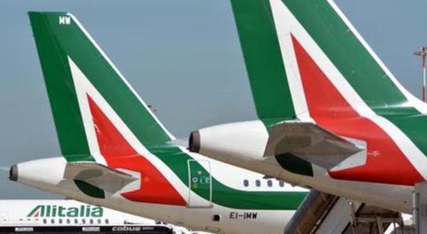 Alitalia, domani sciopero di 24 ore: stop per piloti e assistenti di volo
