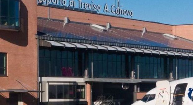 L'aeroporto Canova di Treviso (archivio)