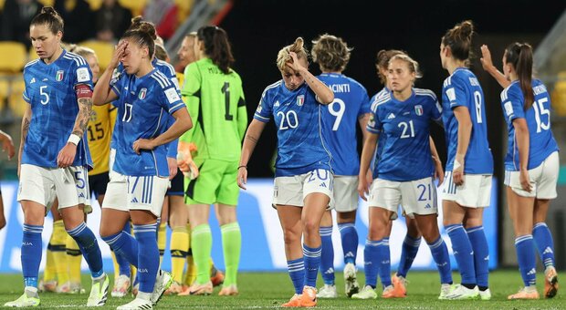 Italia femminile travolta 5-0 dalla Svezia: scandinave già agli ottavi. Ma le azzurre possono ancora sperare