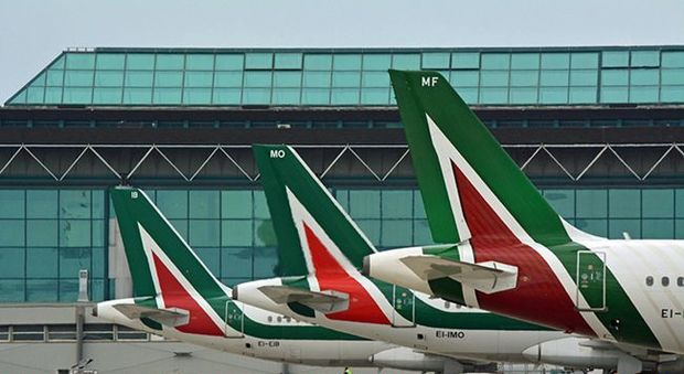 Delrio su ritiro Ryanair da gara Alitalia: "Uno in meno, ci sono altre offerte"