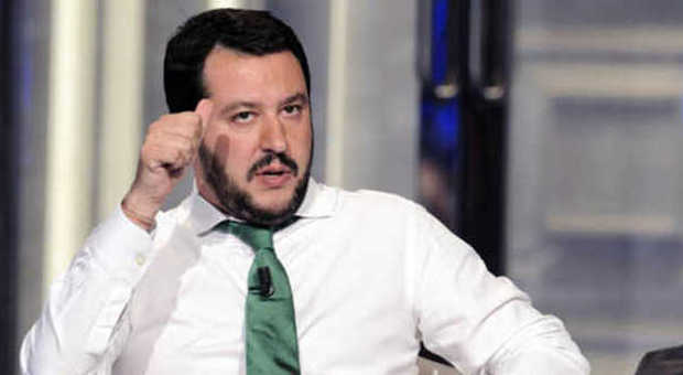 Stabilità, Salvini minaccia: "Se Renzi mette ​mezza tassa in più, a Roma con i bastoni"