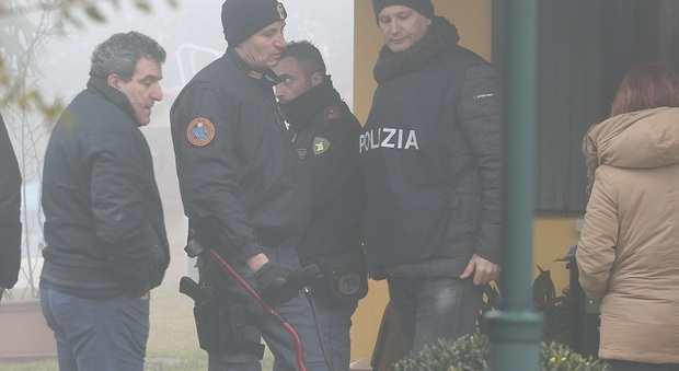 Luciano Donadio con la polizia