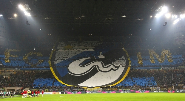 https://statics.cedscdn.it/photos/MED/80/53/8388053_01180646_inter_ultras_business_biglietti.jpg