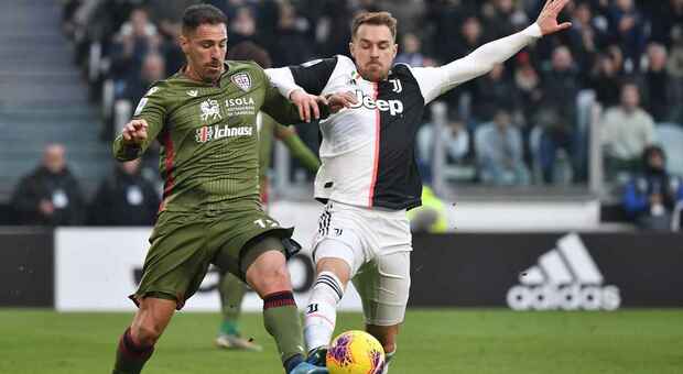 Fabrizio Cacciatore, 34 anni, con il Cagliari contro la Juventus
