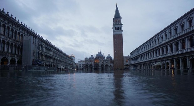 Venezia, «La Ue pronta ad aiutare l'Italia, ma finora nessuna richiesta»