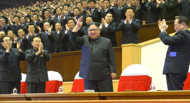 Corea del Nord, Kim: «Il pulsante nucleare è sempre sul mio tavolo»