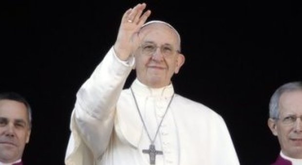 Papa Francesco, il messaggio Urbi et Orbi: "Vediamo Gesù nei volti dei figli dei disoccupati e dei migranti"