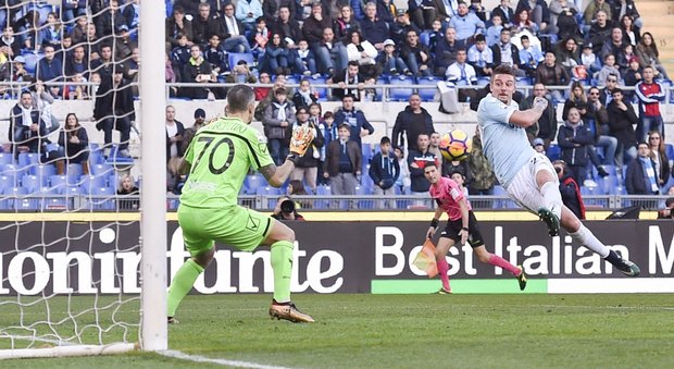 Milinkovic da sogno, la Lazio abbatte il Chievo: 5-1