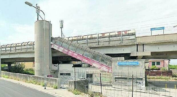 Circumvesuviana, chiusa la stazione di Parco Piemonte a Pomigliano: «Troppi atti vandalici»