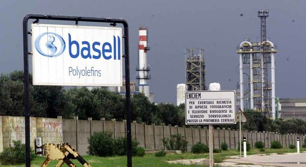 Lo stabilimento Lyondell Basell di Brindisi