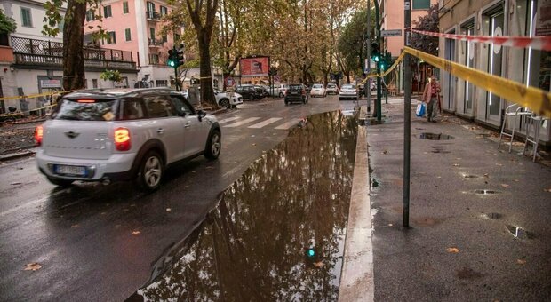 Bomba d'acqua su Roma, previsti temporali per tutta la giornata. Oggi allerta gialla nel Lazio