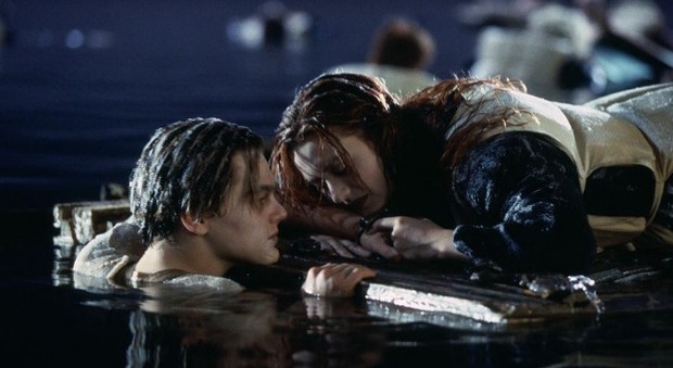 Titanic, sulla zattera poteva starci anche Di Caprio? Finalmente il regista Cameron svela la verità...