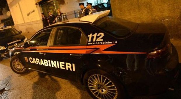 Roma, uomo trovato morto in via Ostiense: pantaloni calati, l'auto ancora accesa