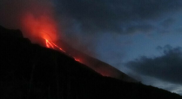 Stromboli, forte esplosione sul vulcano: «Onda d'urto a aperto porte e finestre»
