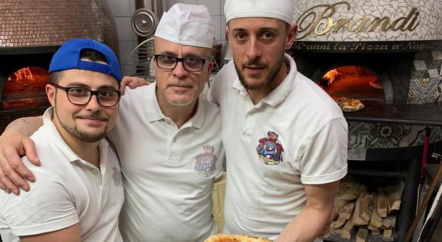 Pizza & solidarietà: da Brandi si festeggiano i 130 anni della Margherita