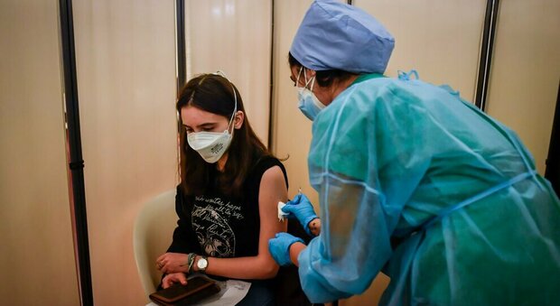Oltre 300mila le persone vaccinate nel Lazio