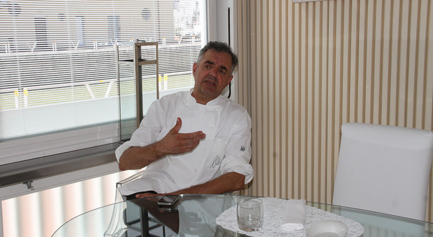 Alghe speciali: Mauro Uliassi mette in tavola il pane che sa di mare. Ecco chi lo produrrà