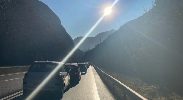 Ponte dell'Immacolata, traffico in tilt per il ritorno dalla montagna: Alemagna bloccata, tre ore per raggiungere Mestre