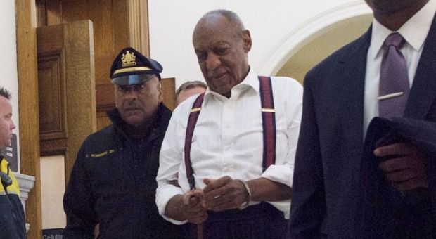 L'attore Bill Cosby al suo arrivo in tribunale