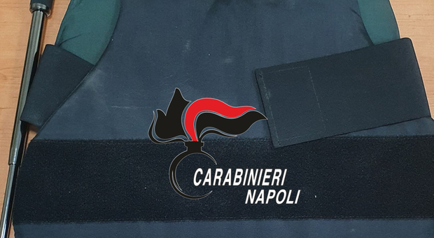 Coprifuoco a Napoli, quattro giovani a spasso con giubbotto antiproiettile e manganello