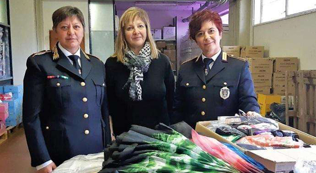 Rieti, la Polizia Municipale dona alla Caritas i beni sequestrati agli abusivi durante le fiere