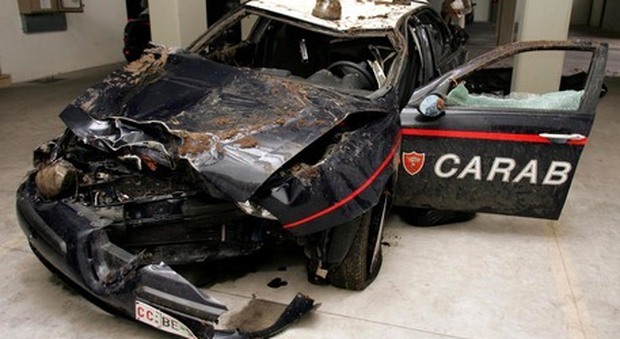 Napoli, l'inseguimento finisce con uno scontro frontale: due pregiudicati arrestati e due carabinieri in ospedale