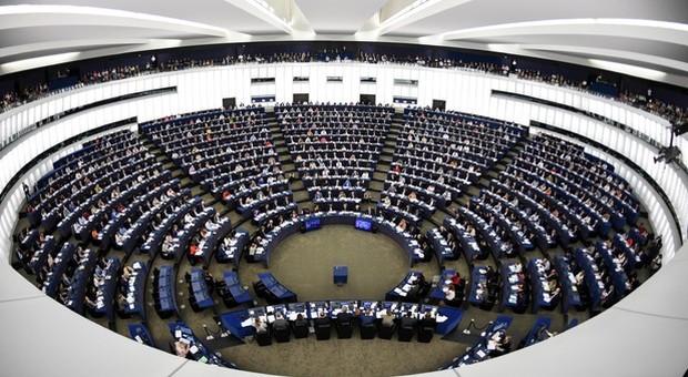 Europee: proiezioni Pe, calano Ppe e S&D, manca maggioranza